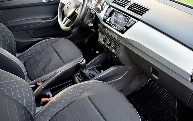 Skoda Fabia cena 32999 przebieg: 189000, rok produkcji 2020 z Krobia małe 254